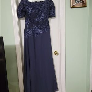 JJ’s House A-Line Scoop Neck Floor-Length Chiffon Lace Dress